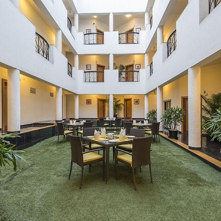 Hotel Phoenix Koregaon Park Poona Buitenkant foto