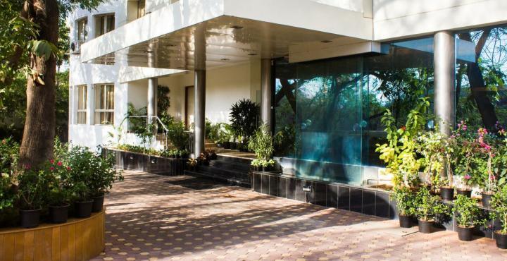 Hotel Phoenix Koregaon Park Poona Buitenkant foto