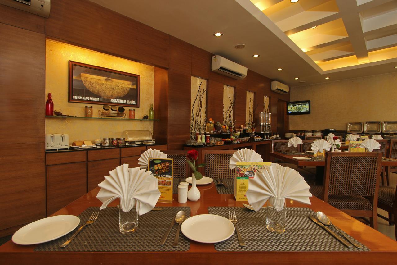 Hotel Phoenix Koregaon Park Poona Buitenkant foto