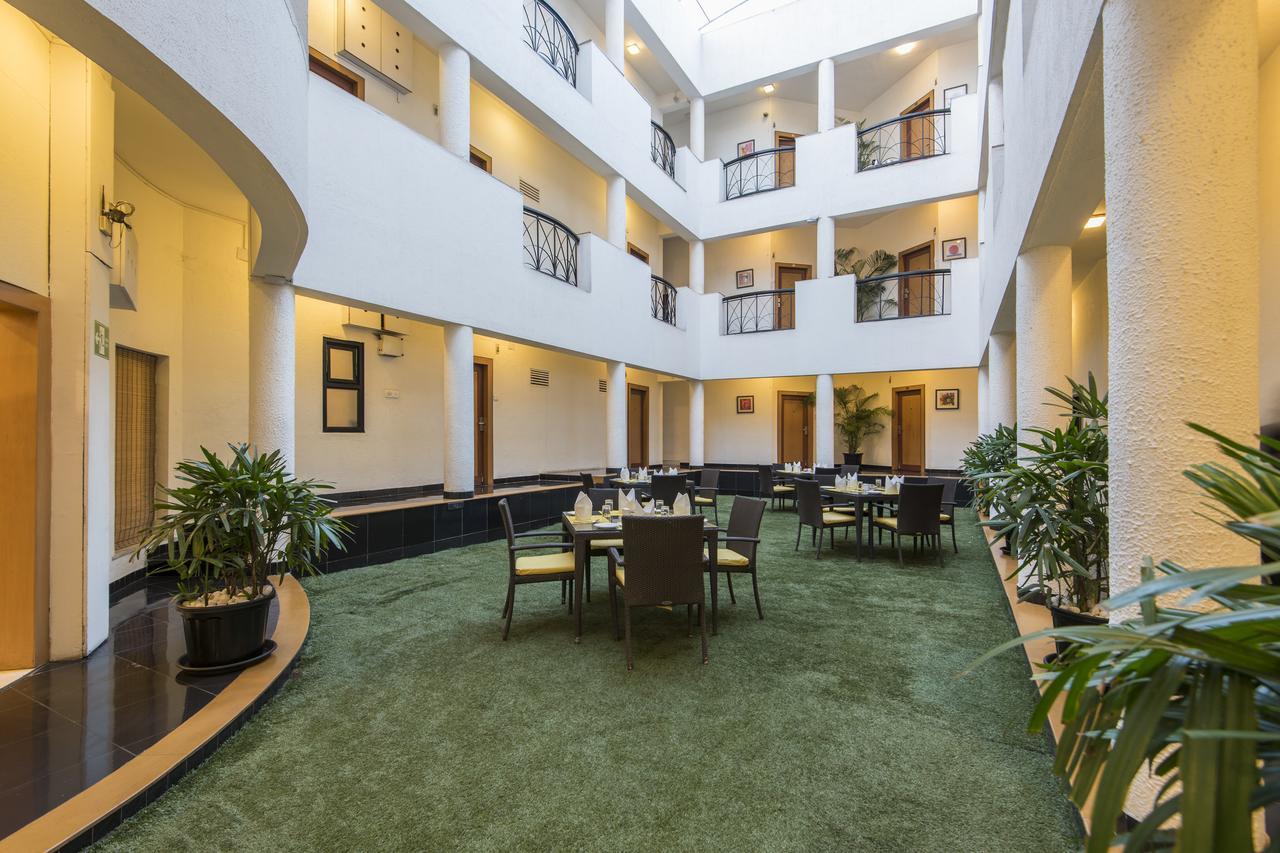 Hotel Phoenix Koregaon Park Poona Buitenkant foto