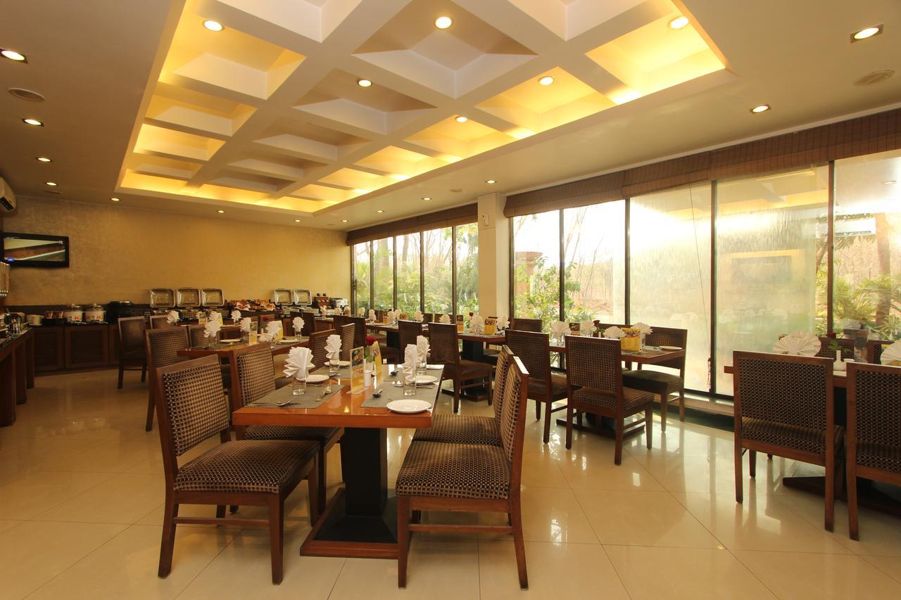 Hotel Phoenix Koregaon Park Poona Buitenkant foto
