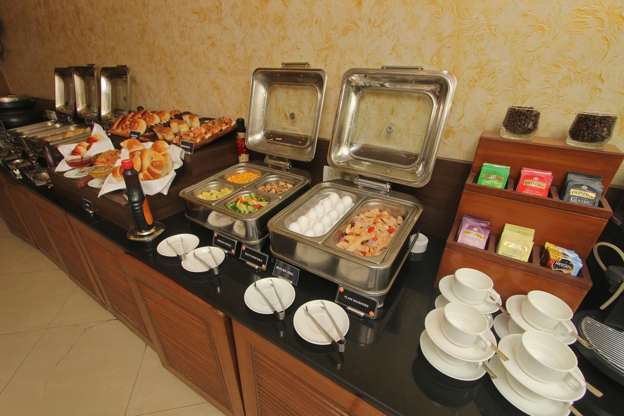 Hotel Phoenix Koregaon Park Poona Buitenkant foto