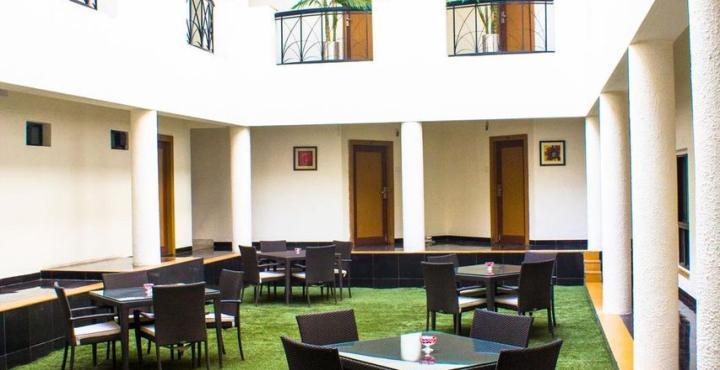 Hotel Phoenix Koregaon Park Poona Buitenkant foto