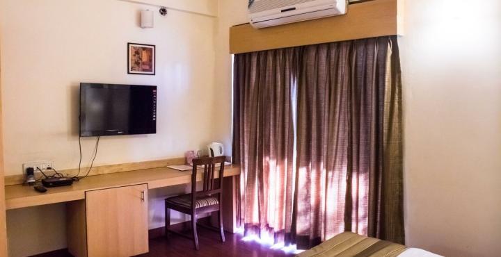 Hotel Phoenix Koregaon Park Poona Buitenkant foto
