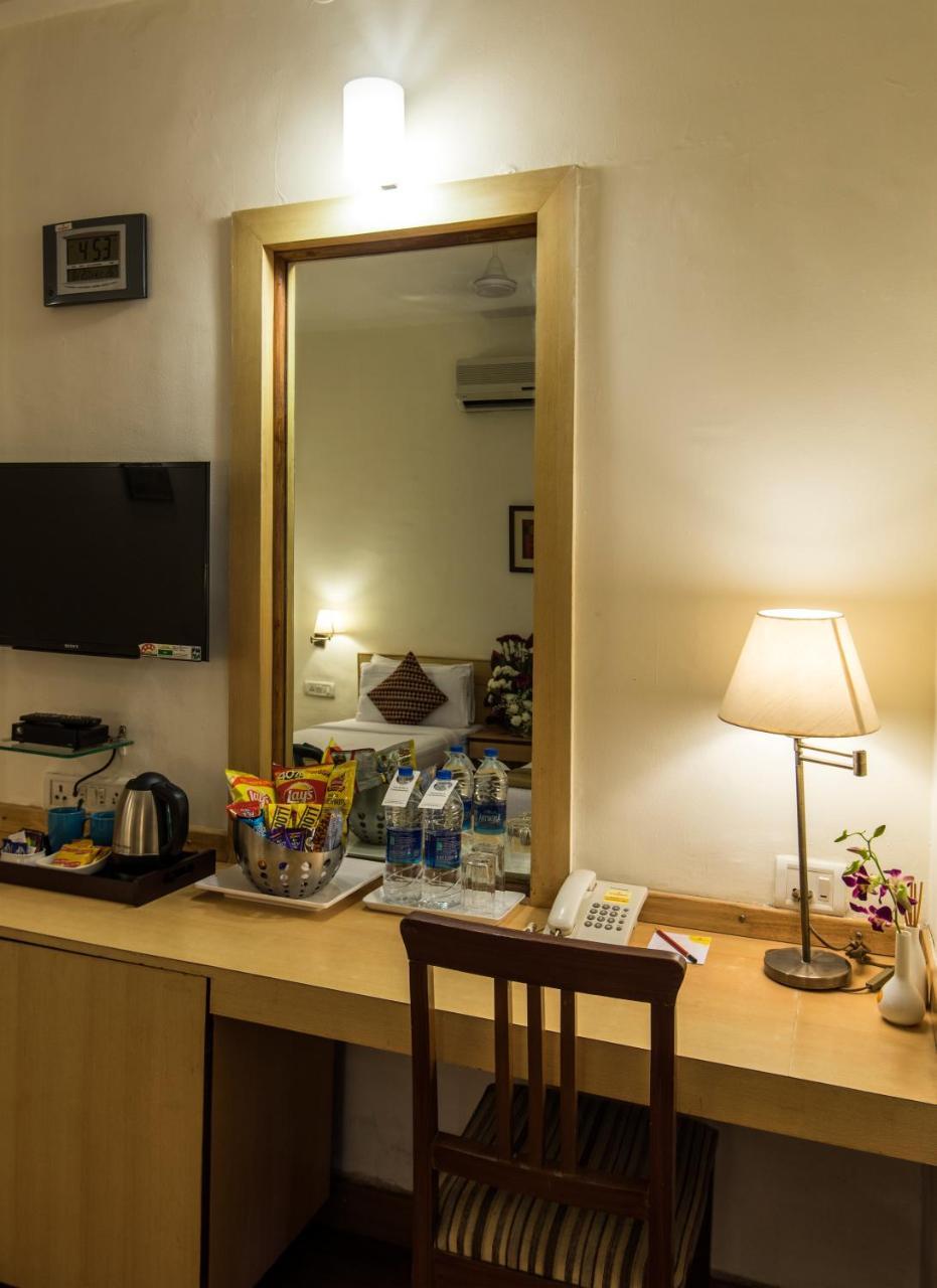 Hotel Phoenix Koregaon Park Poona Buitenkant foto